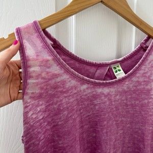 Women’s Distressed Vintage Style Active Tank Top Back Cutout Pink Purple Small